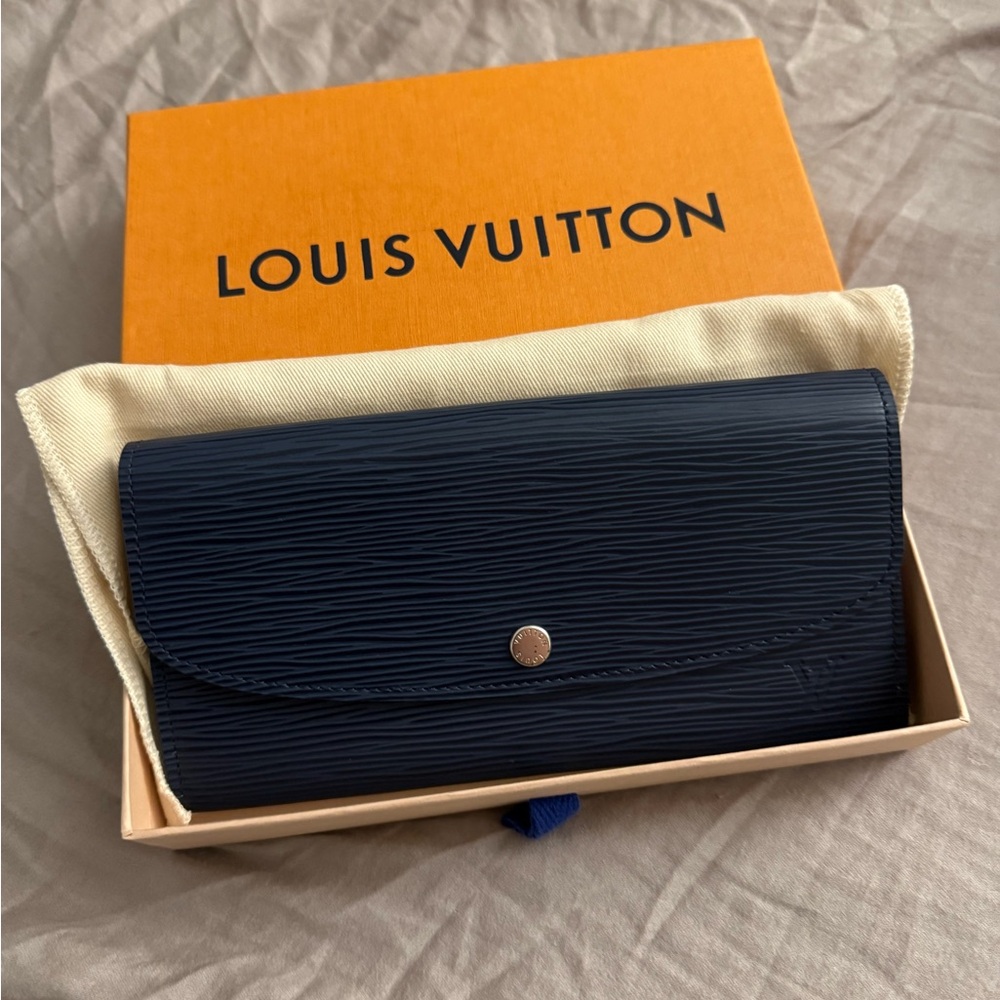 Authentic Louis Vuitton Emilie Wallet in Indigo